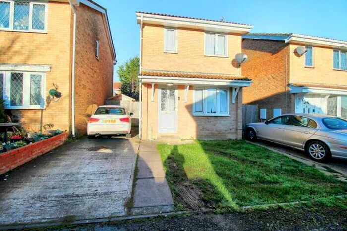 2 Bedroom Detached House To Rent In Magdalen Close, Eastbourne, BN23