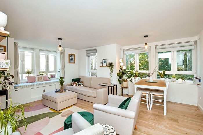 2 Bedroom Flat For Sale In A Easter Langside Medway, Dalkeith, Midlothian, EH22