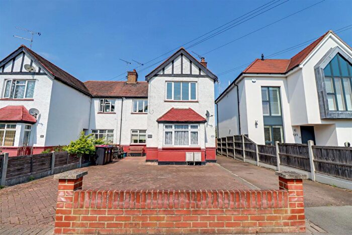 1 Bedroom Flat For Sale In Highlands Boulevard, Leigh-on-Sea, SS9
