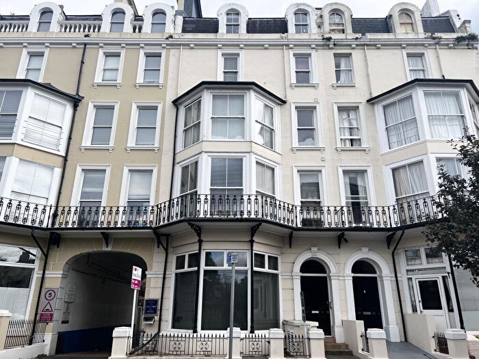 2 Bedroom Apartment To Rent In - Compton Street, Eastbourne, BN21