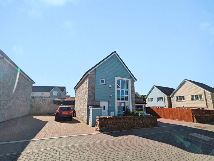 3 Bedroom Detached House For Sale In Hidderley Park, Camborne, Cornwall, TR14