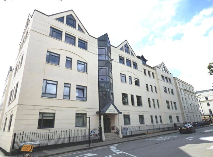 1 Bedroom Apartment To Rent In Clarendon Avenue, Leamington Spa, Warwickshire, CV32