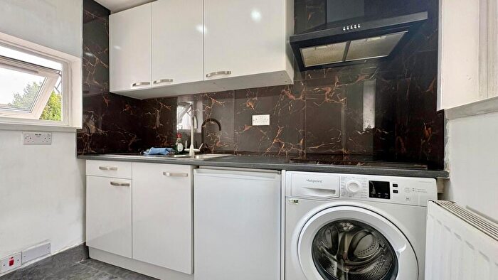 Studio To Rent In Upper Teddington Road Upon Thames, Kingston, KT1