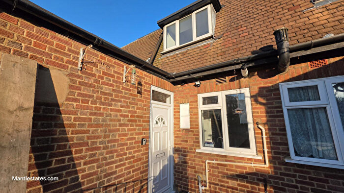 2 Bedroom Flat To Rent In Church Hill Road, East Barnet Village, EN4