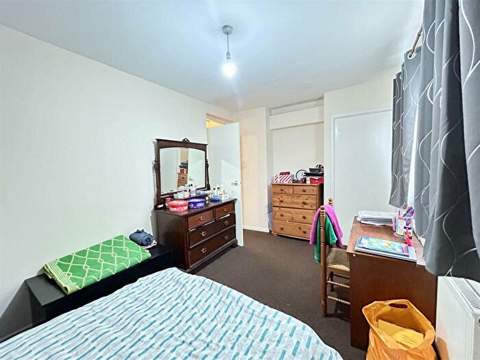 2 Bedroom Apartment To Rent In Little Grove Field, Harlow, CM19