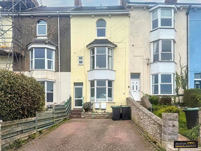 1 Bedroom Flat For Sale In Ventnor Road, Portland, Dorset, DT5