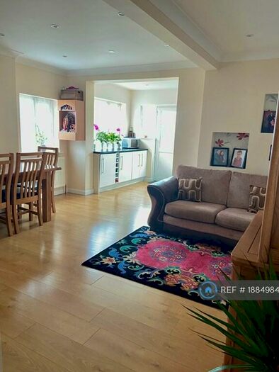 3 Bedroom End Of Terrace House To Rent In Lawford Gardens, Dartford, DA1