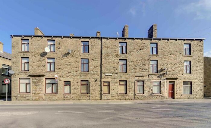 2 Bedroom Flat To Rent In Bacup Road, Waterfoot, Rossendale, BB4