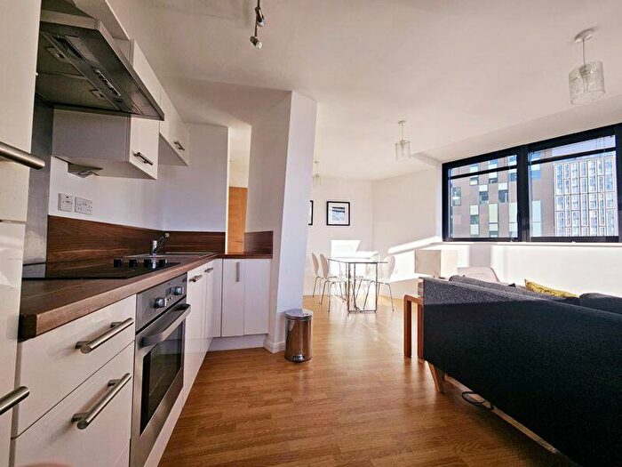 2 Bedroom Apartment To Rent In Mann Island, Liverpool, L3