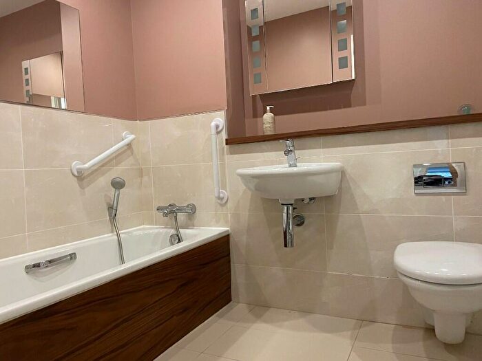 2 Bedroom Retirement Property For Sale In Parham House, Bramshott Place, King George's Drive, Liphook, Hampshire, GU30
