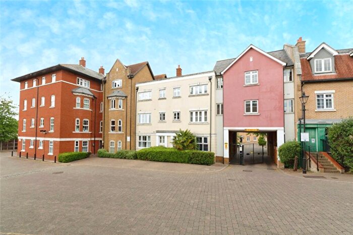 1 Bedroom Flat For Sale In Roche Close, Rochford, Essex, SS4