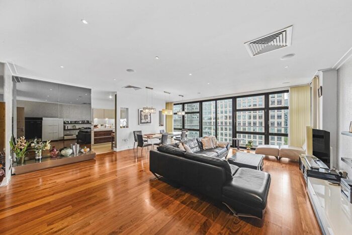 3 Bedroom Apartment To Rent In Discovery Dock West, South Quay Square, E14