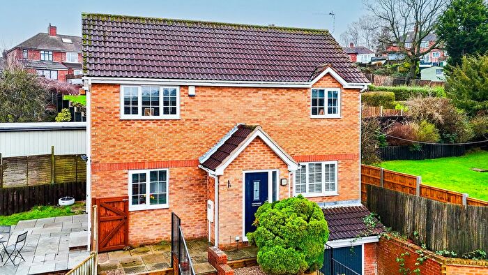 3 Bedroom Detached House For Sale In Hillcrest View, Carlton, NG4