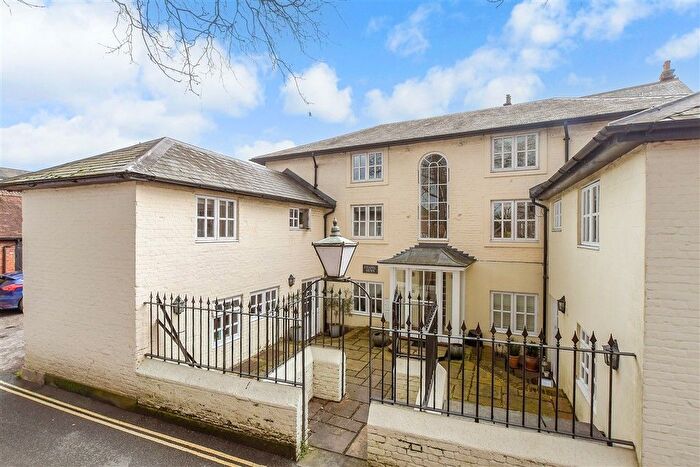 2 Bedroom Flat For Sale In Church Street, Dorking, Surrey, RH4