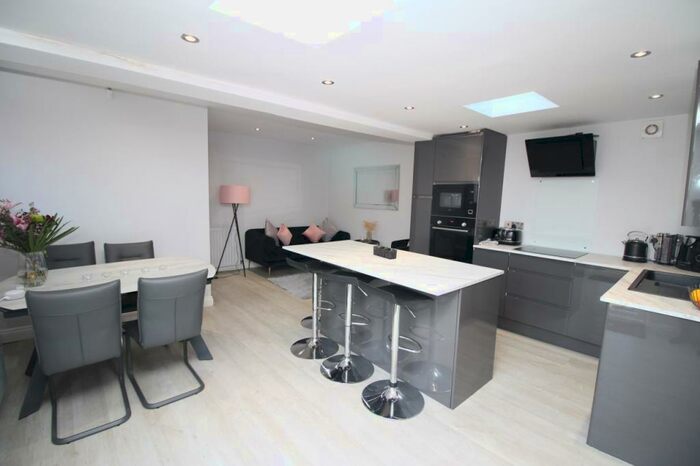 3 Bedroom Semi-Detached House To Rent In Western Avenue, West Denton, Newcastle Upon Tyne, NE5