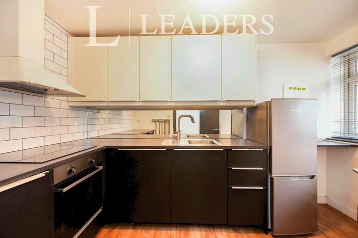 2 Bedroom Apartment To Rent In Auckland Road East, Southsea, PO5