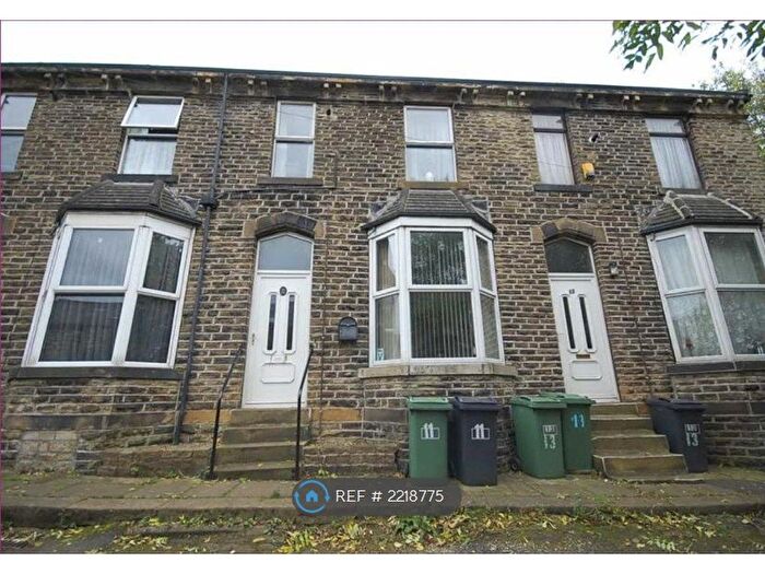 3 Bedroom Terraced House To Rent In Cross Street, Dewsbury, WF12