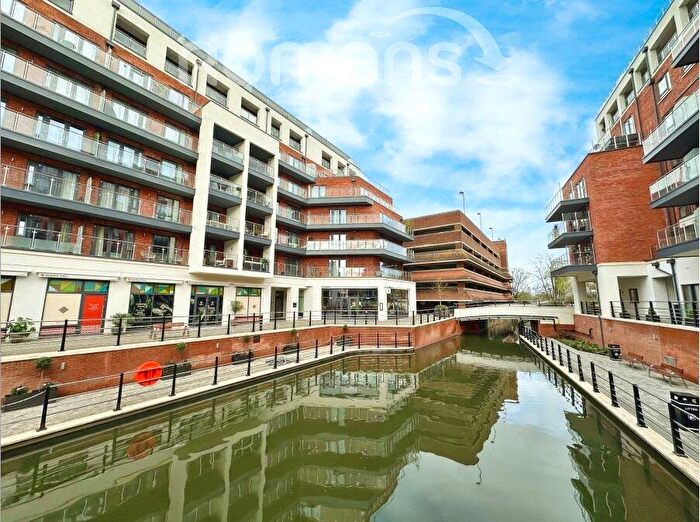 2 Bedroom Flat To Rent In The Colonnade, Maidenhead, Berkshire, SL6