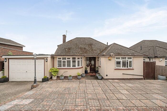 3 Bedroom Bungalow For Sale In Frindsbury Hill, Rochester, Kent, ME2