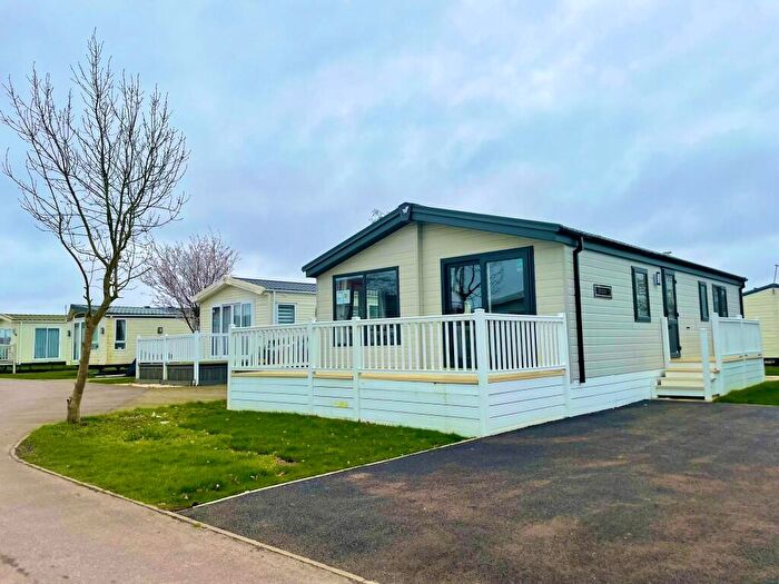 2 Bedroom Lodge For Sale In Boston Lodge, Manor House Holiday Park, Church Laneham, Retford, Nottinghamshire, DN22