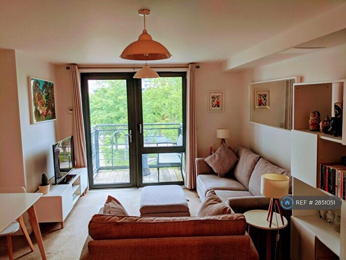 1 Bedroom Flat To Rent In Hollyfield, London, N4