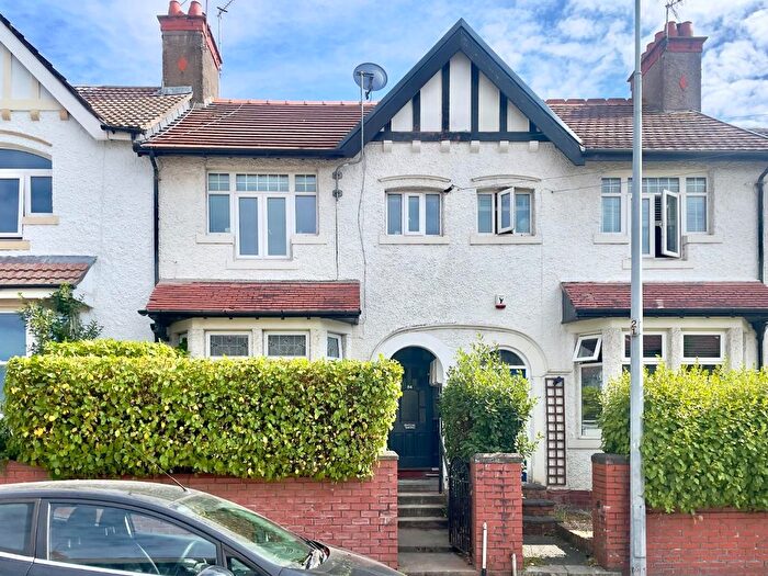 2 Bedroom Flat For Sale In Cornerswell Road, Penarth, CF64