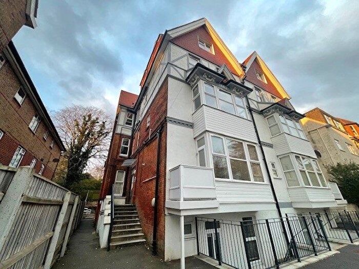 1 Bedroom Flat To Rent In Fernwood Court, Bournemouth, BH1