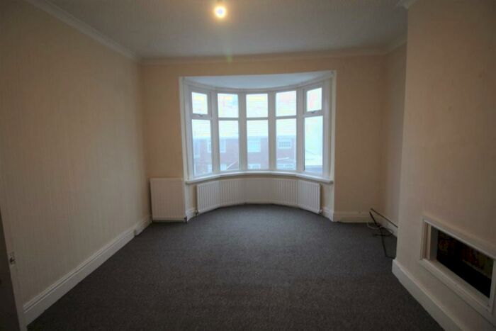 3 Bedroom Semi-Detached House To Rent In Whickham View, Newcastle Upon Tyne, NE15