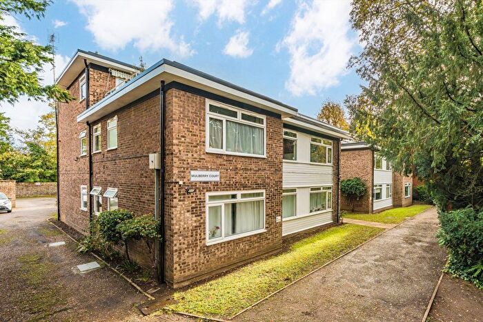 2 Bedroom Flat To Rent In Strawberry Hill Road, Strawberry Hill Road, TW1