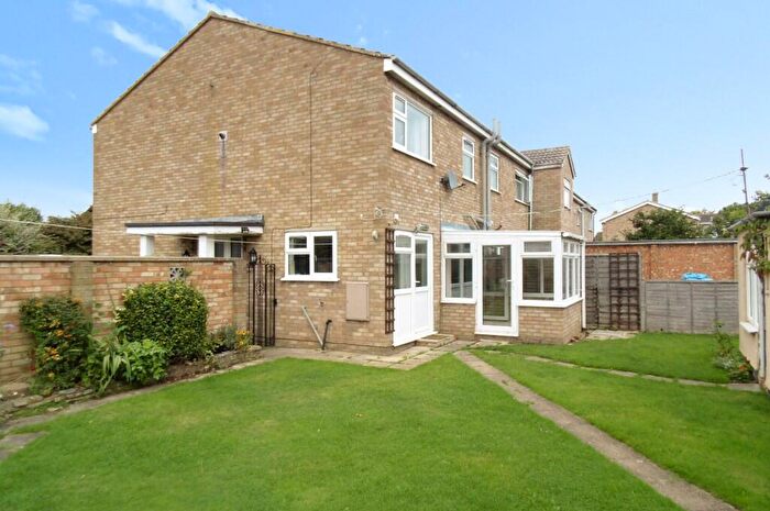 3 Bedroom Semi-Detached House To Rent In Pyms Way, Sandy, Bedfordshire, SG19