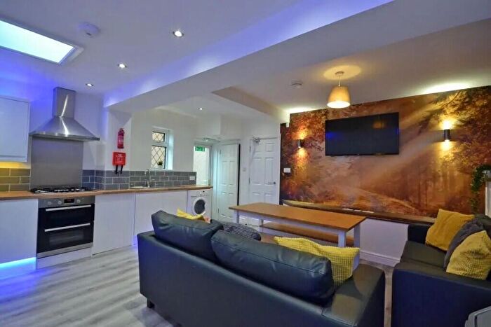 6 Bedroom End Of Terrace House To Rent In Salisbury Street - Bed Student Property -, NG9
