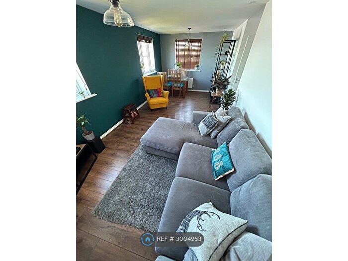 2 Bedroom Flat To Rent In Anderson Grove, Newport, NP19