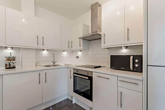 2 Bedroom Flat For Sale In Portpool Lane, London, EC1N - Photo 9