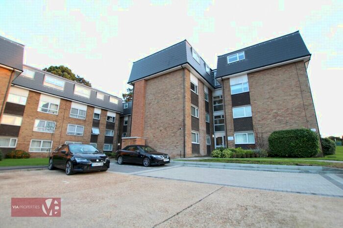 1 Bedroom Flat To Rent In Lampits, Hoddesdon, EN11