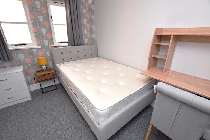 6 Bedroom Terraced House For Sale In Burns Street, Abington, Northampton, NN1