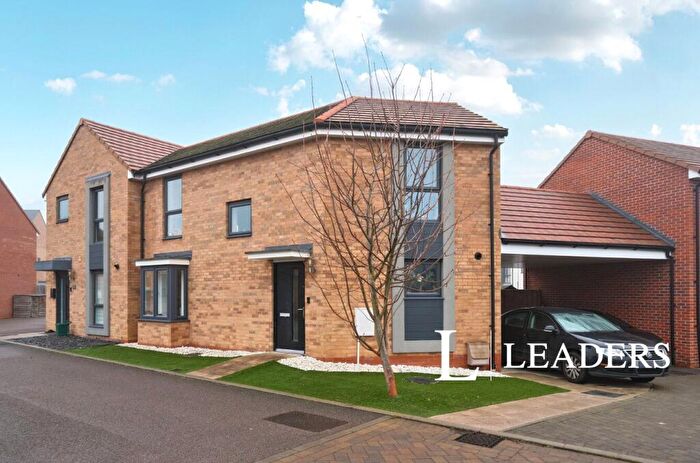 3 Bedroom Semi Detached House For Sale In Plumtree Drive, Harlow, Essex, CM17