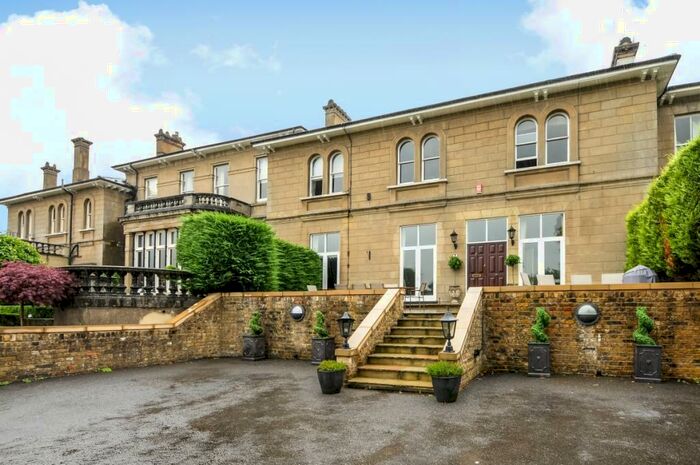 4 Bedroom Town House To Rent In Longcross Road, Longcross, KT16