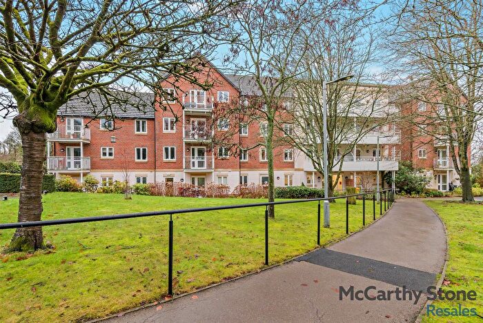 1 Bedroom Flat For Sale In Shackleton Place, Bath Road, Devizes, Wiltshire, SN10