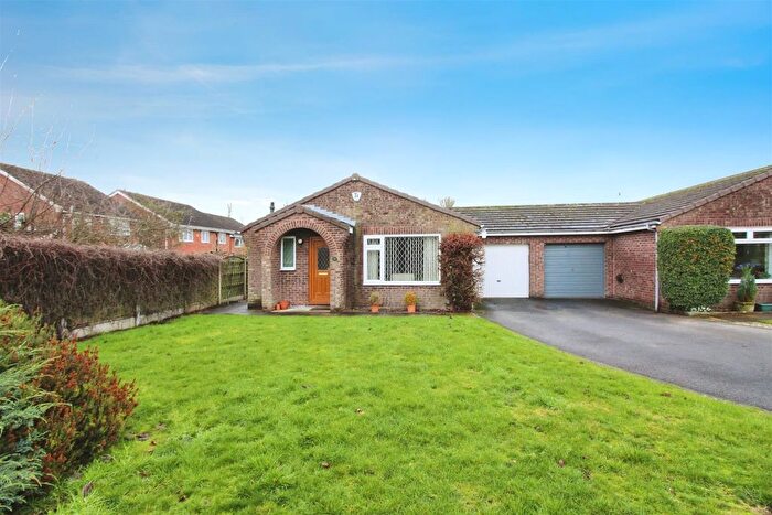 2 Bedroom Detached Bungalow For Sale In Farnham Croft, Skelton Woods, Leeds, LS14