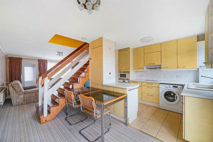 3 Bedroom End Of Terrace House For Sale In Eton Avenue, Wembley, HA0