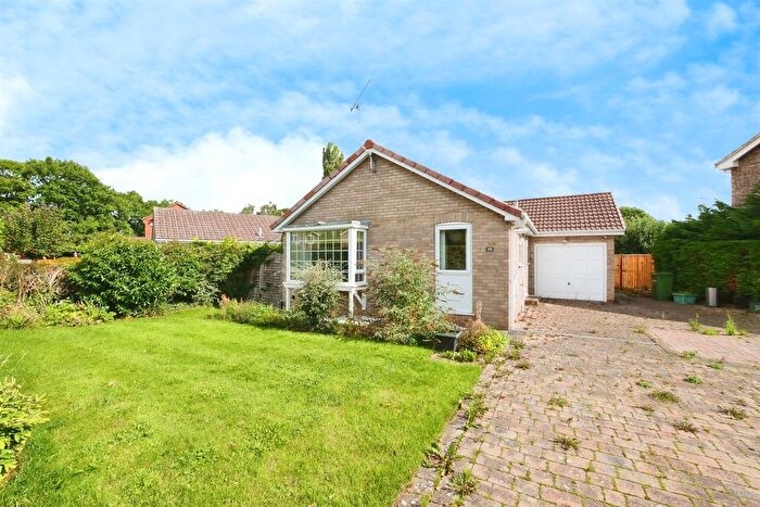 2 Bedroom Detached Bungalow For Sale In Fairfields Drive, Skelton, York, YO30