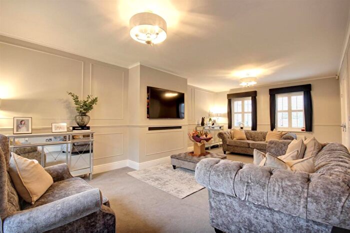 5 Bedroom Detached House For Sale In Bromby Close, Cottingham, HU16