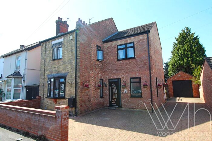 4 Bedroom Detached House For Sale In Alexandra Road, Peterborough, PE1