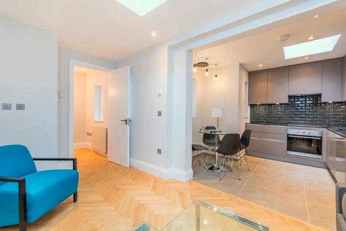 2 Bedroom Flat To Rent In Gloucester Place, Marylebone, London, NW1