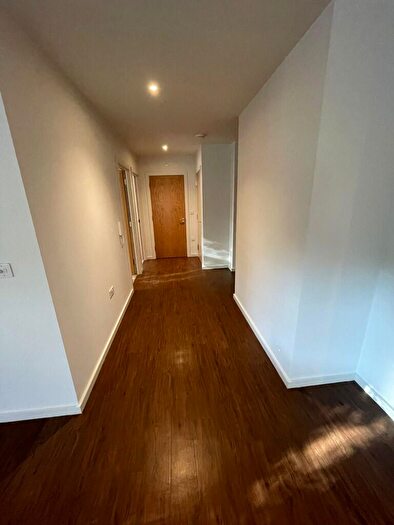 2 Bedroom Apartment To Rent In Victoria Road, Leeds, West Yorkshire, LS6