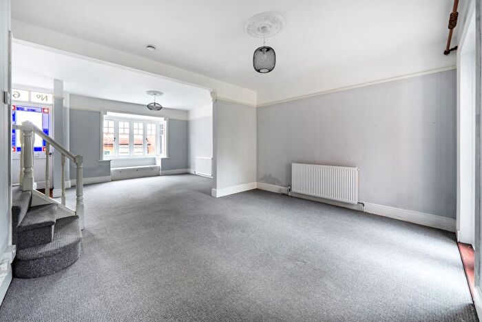 3 Bedroom End Of Terrace House To Rent In Hill Rise, Twyford, Winchester, SO21