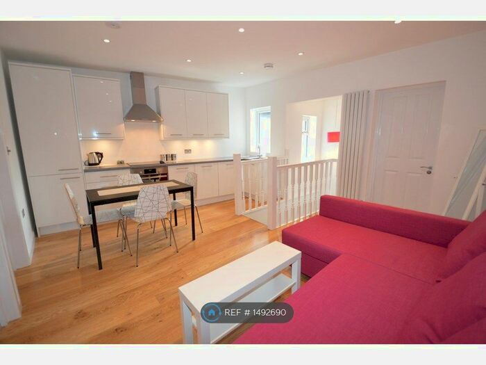 2 Bedroom Flat To Rent In Queens Road, Watford, WD17