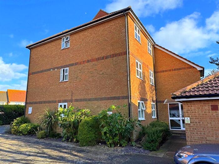 2 Bedroom Flat For Sale In Hudson Close, Eastbourne, BN23