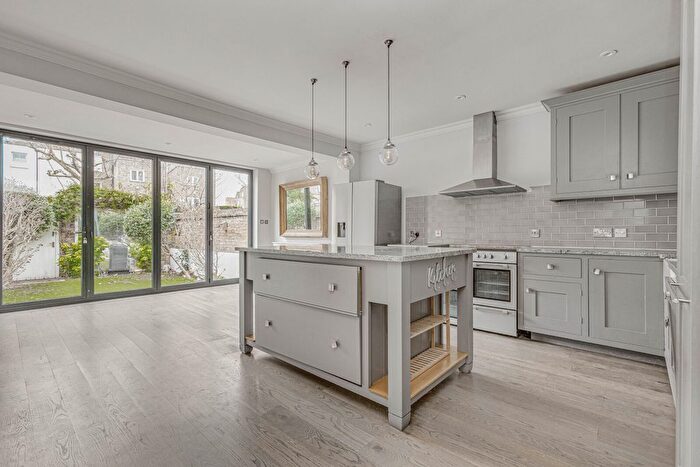 5 Bedroom Terraced House To Rent In Rumbold Road, Sands End, SW6