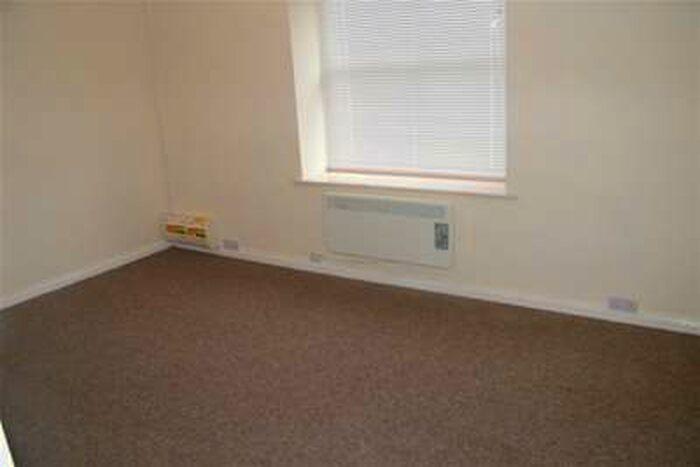2 Bedroom Flat To Rent In Long Street, Dursley, GL11